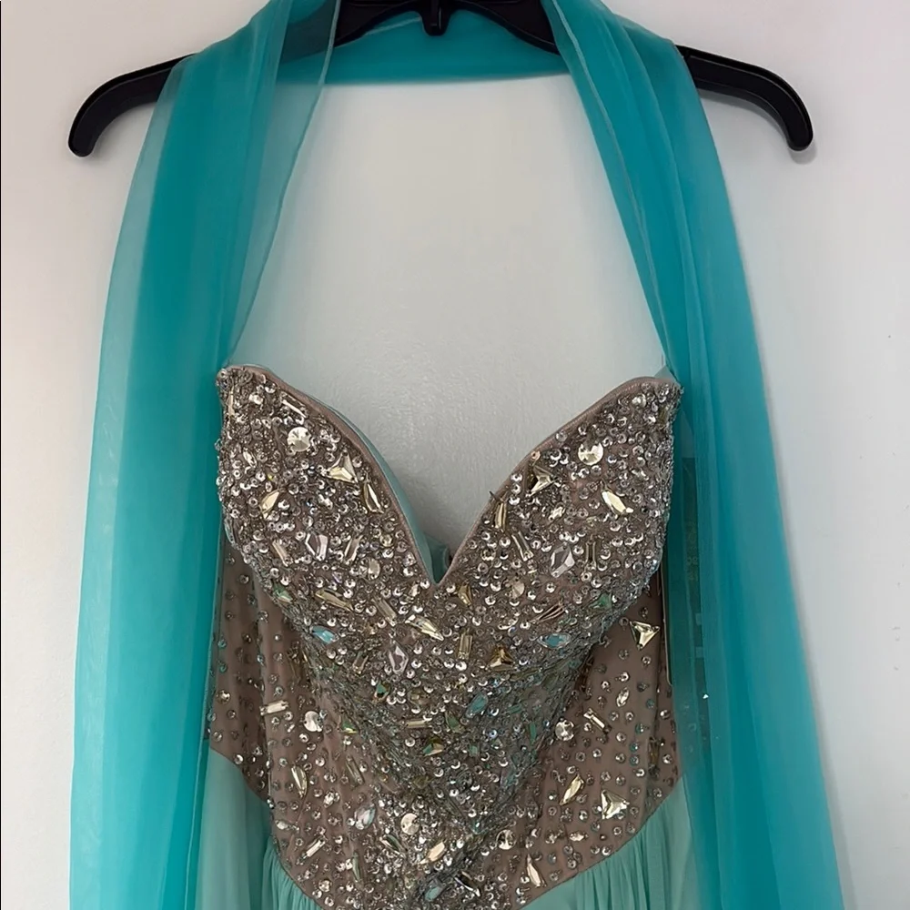 ➡️‼️CLOSING STORE EVERYTHING MUST GO-NEW Green and Blue Embellished Strapless - Picture 4 of 7